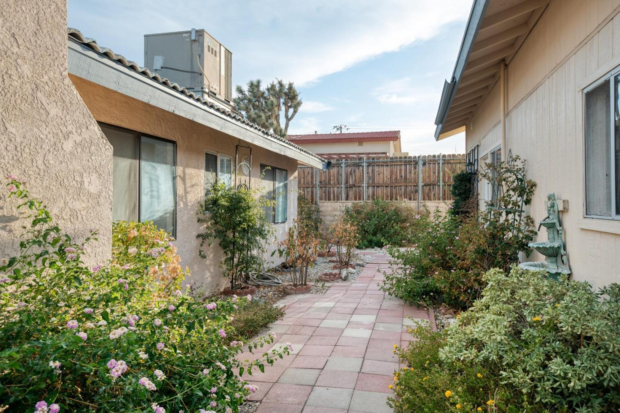 Archie By Avantstay Desert Retreat W Courtyard Edge Of Joshua Tree Yucca Valley Exteriör bild